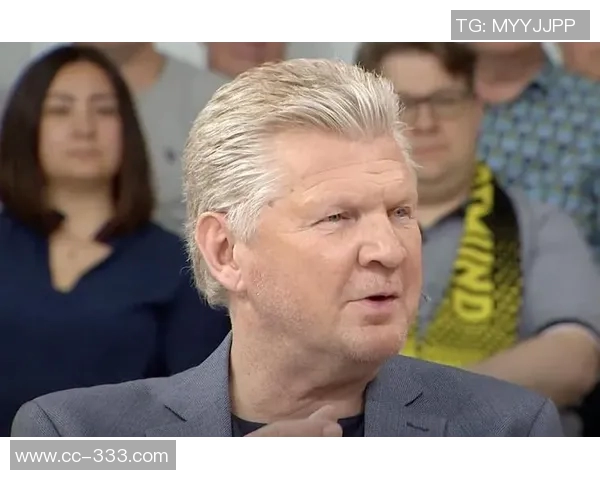 埃芬博格呼吁理性看待17岁拜仁小将卡尔的成长与发展