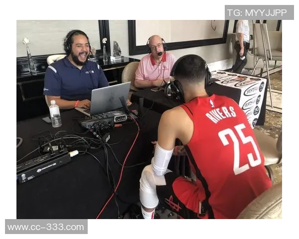 小里弗斯谈威少与狄龙的激情对比揭示温柔内心的真实一面