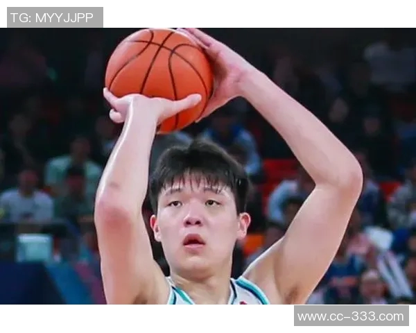 媒体人分析瀚森相比赛季初进步显著但防守习惯仍需改进