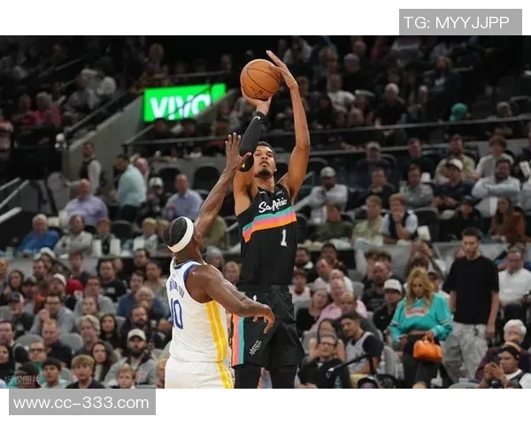 小琼斯再次因伤缺阵六周上次因绿军缺席17场比赛的回顾